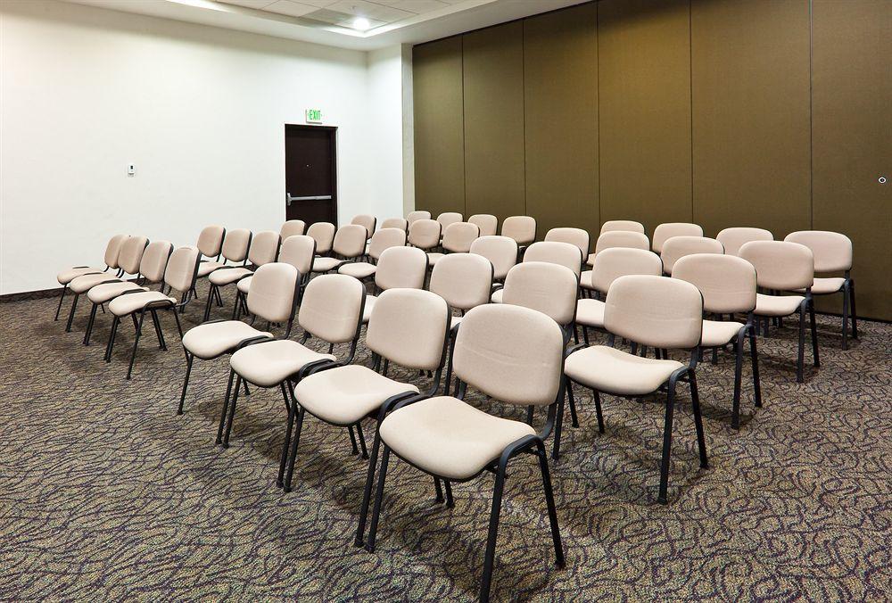 Holiday Inn Express Guadalajara Iteso By Ihg Запопан Съоръжения снимка