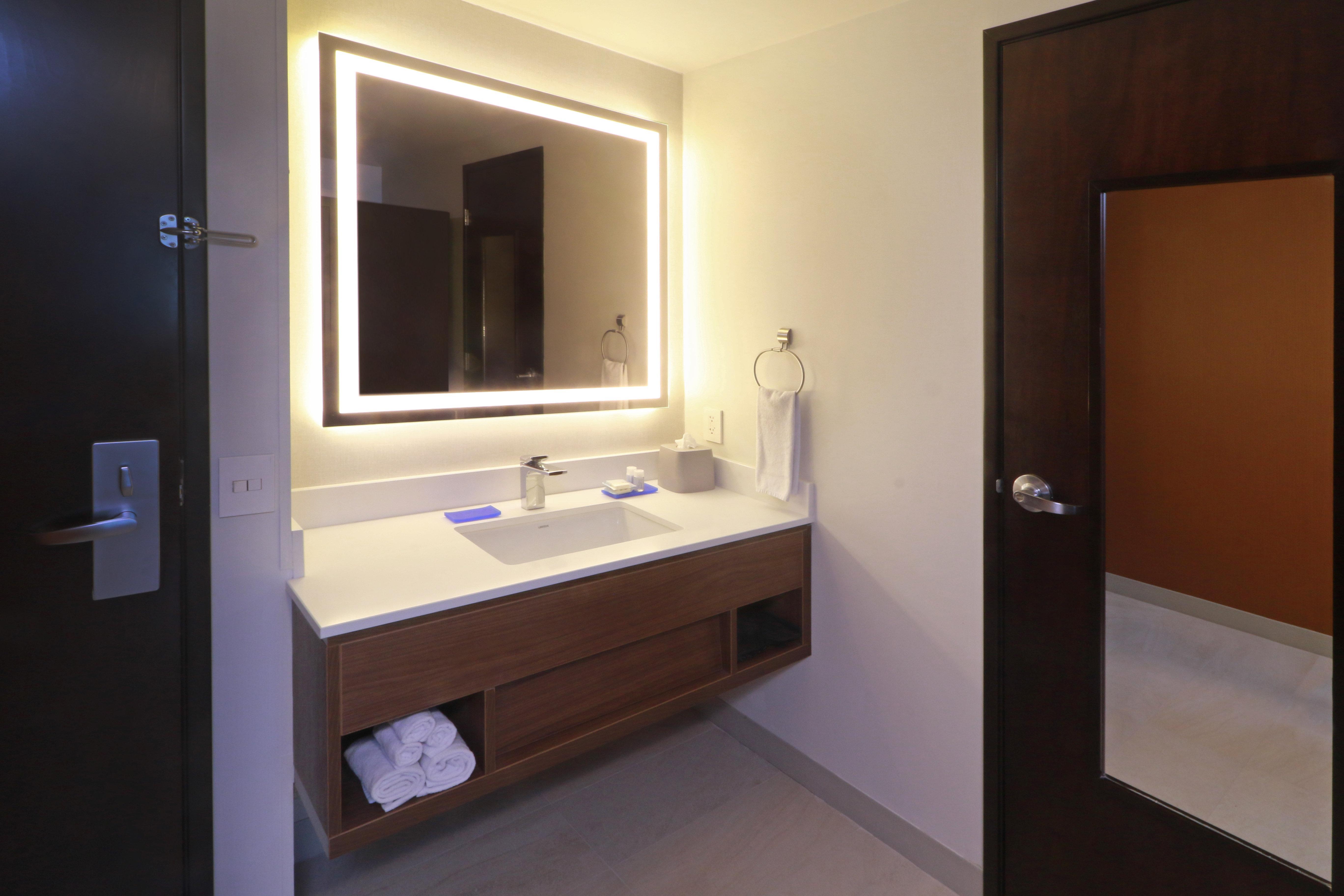 Holiday Inn Express Guadalajara Iteso By Ihg Запопан Екстериор снимка