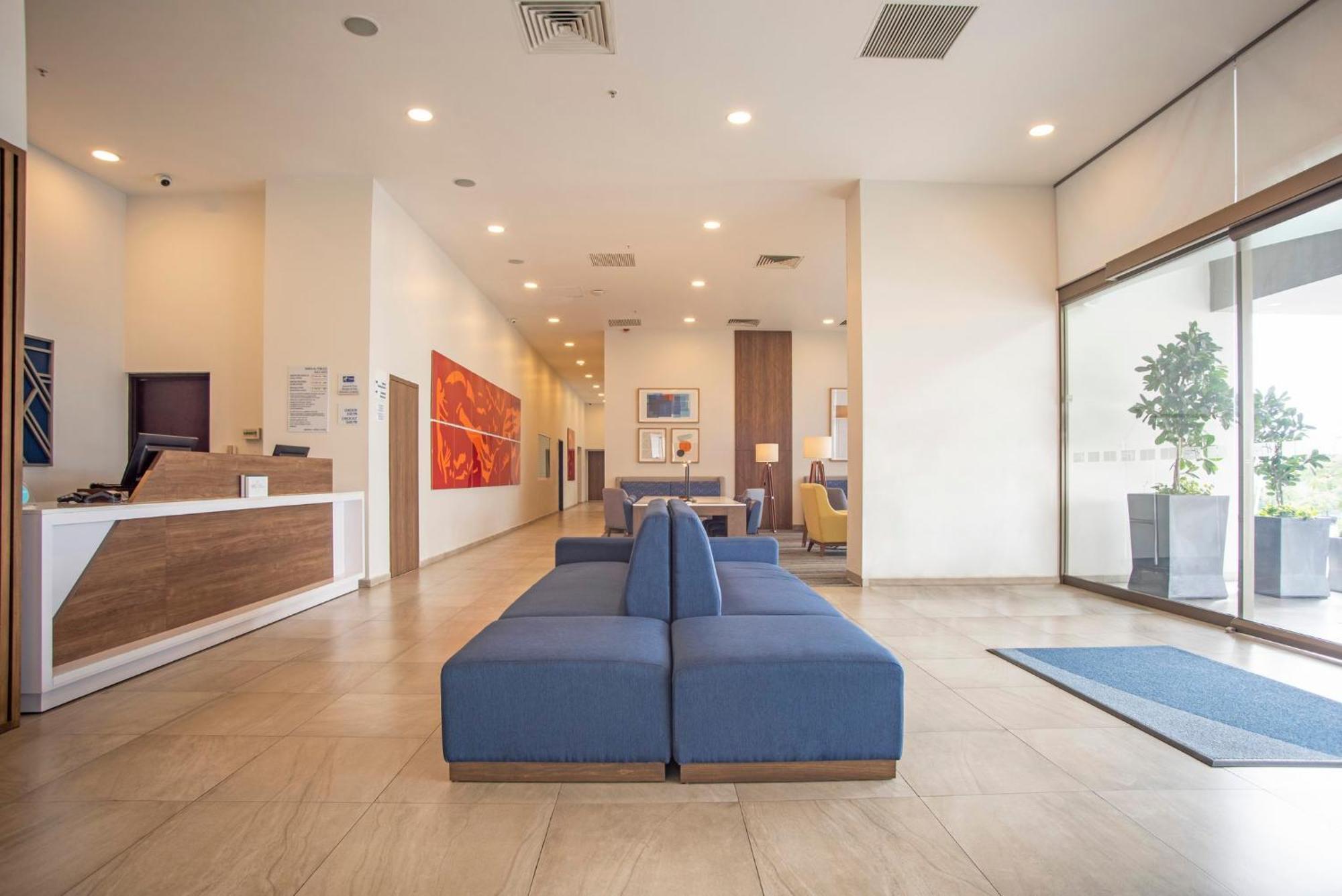 Holiday Inn Express Guadalajara Iteso By Ihg Запопан Екстериор снимка