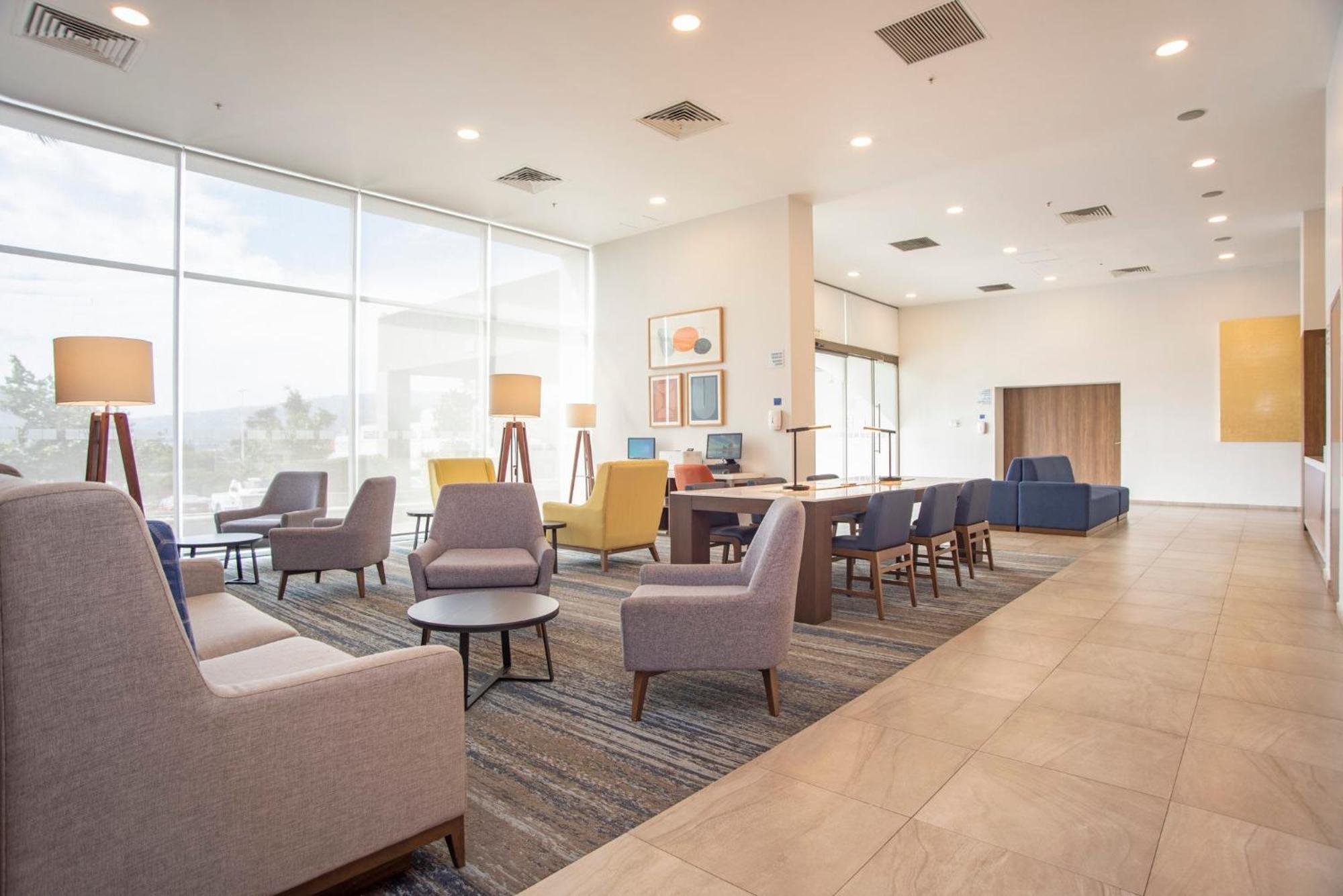 Holiday Inn Express Guadalajara Iteso By Ihg Запопан Екстериор снимка