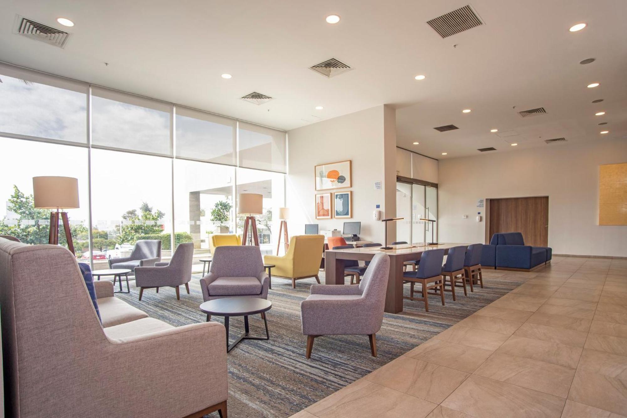 Holiday Inn Express Guadalajara Iteso By Ihg Запопан Екстериор снимка