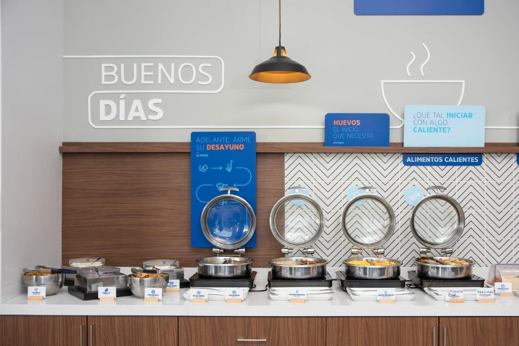 Holiday Inn Express Guadalajara Iteso By Ihg Запопан Екстериор снимка
