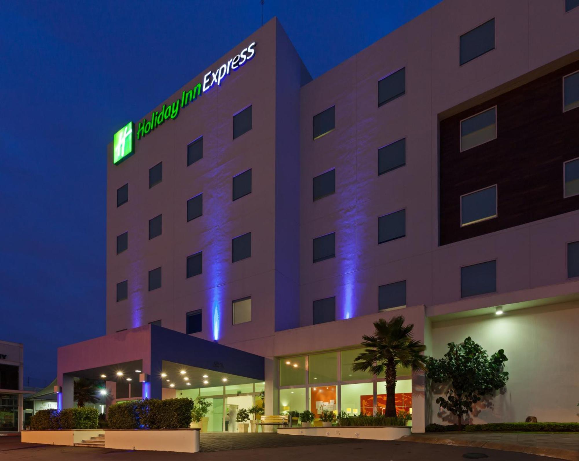 Holiday Inn Express Guadalajara Iteso By Ihg Запопан Екстериор снимка