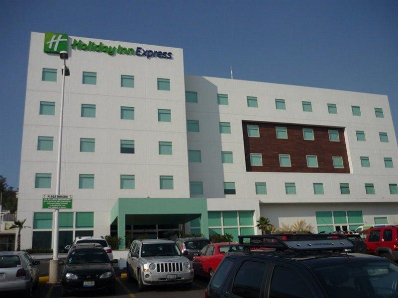 Holiday Inn Express Guadalajara Iteso By Ihg Запопан Екстериор снимка